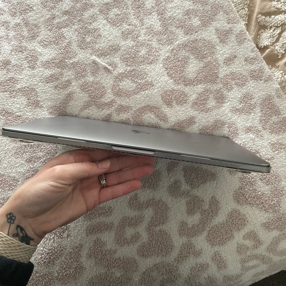 Apple Mac computer - Picture 11 of 12